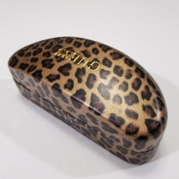 Guess Beautiful Leopard Print Hard Sunglasses Case - Picture 3 of 11
